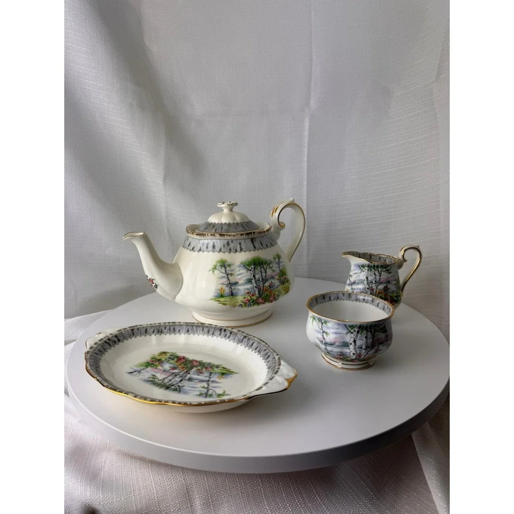 Royal Albert beautiful vintage